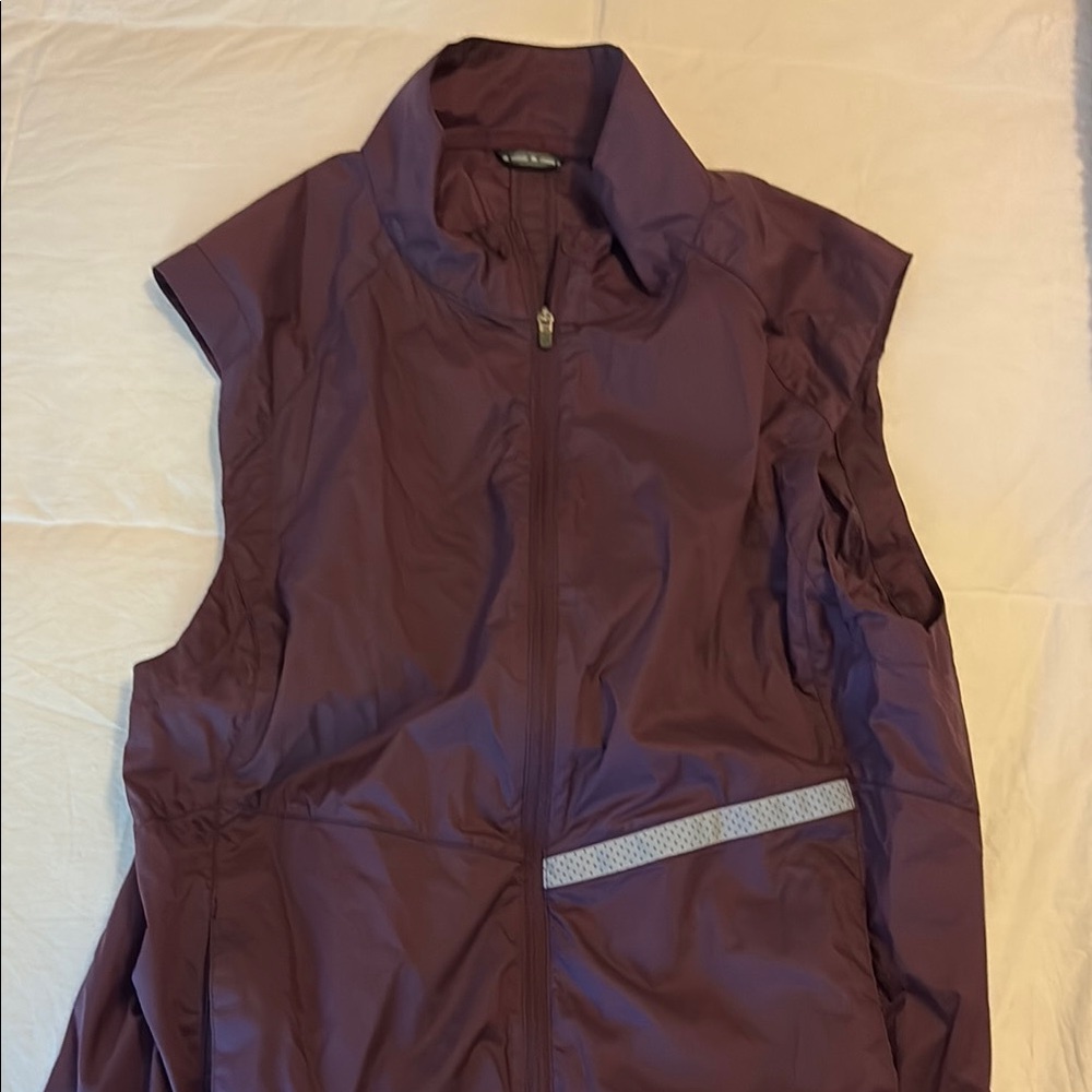 Oiselle vigor vest- water resistant!